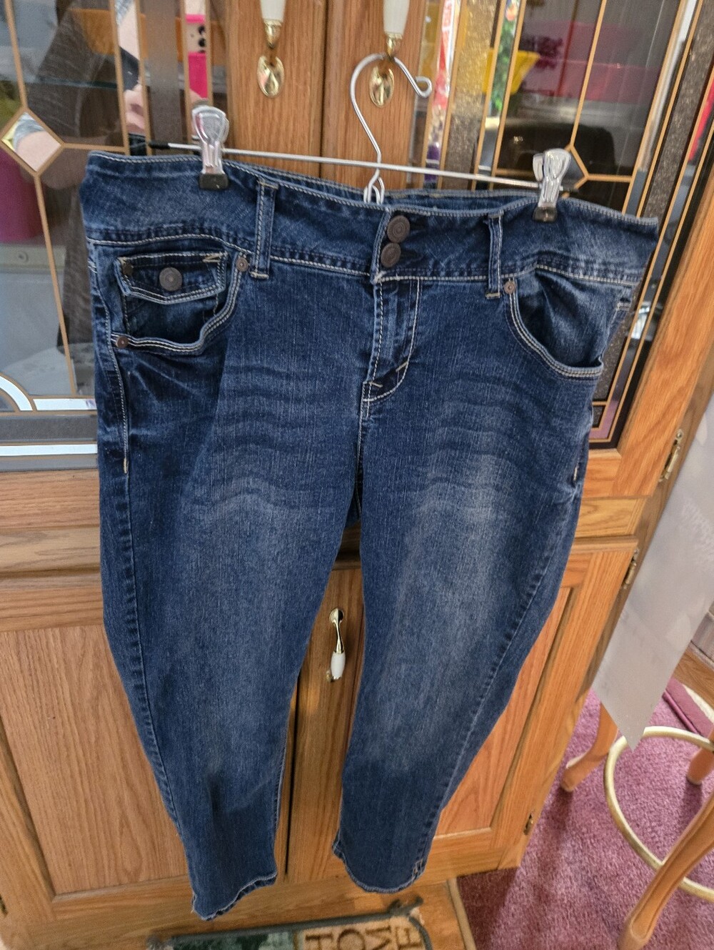 Classic Dark Wash Capri Women's Jeans - Blue